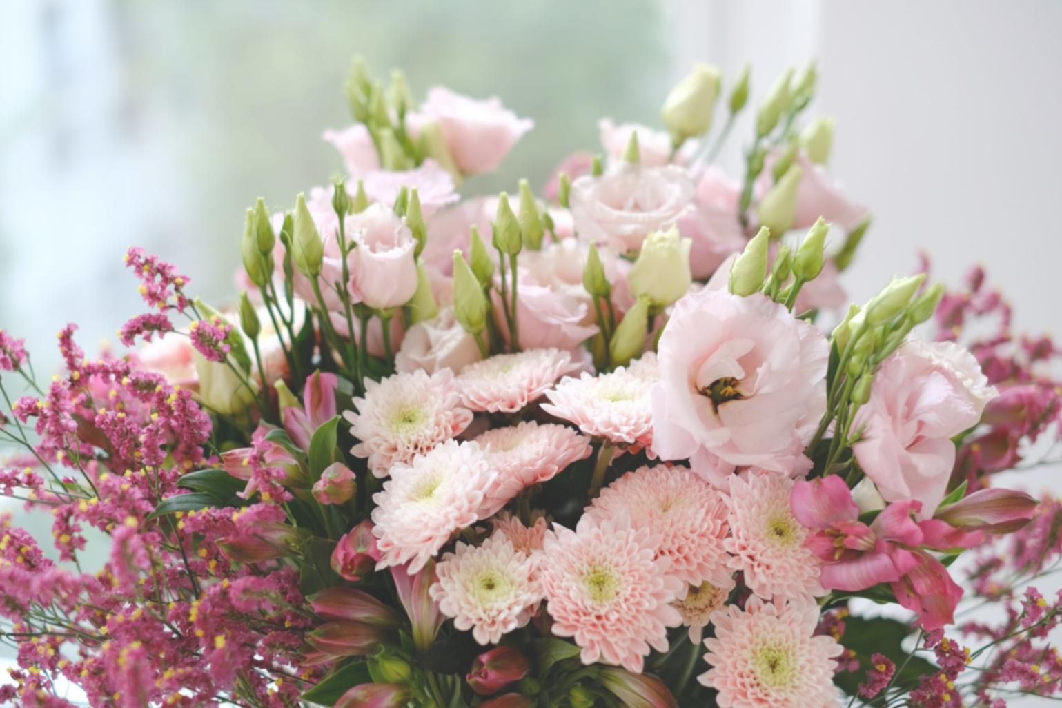 Mevsimsel çiçek kompozisyonu örneği